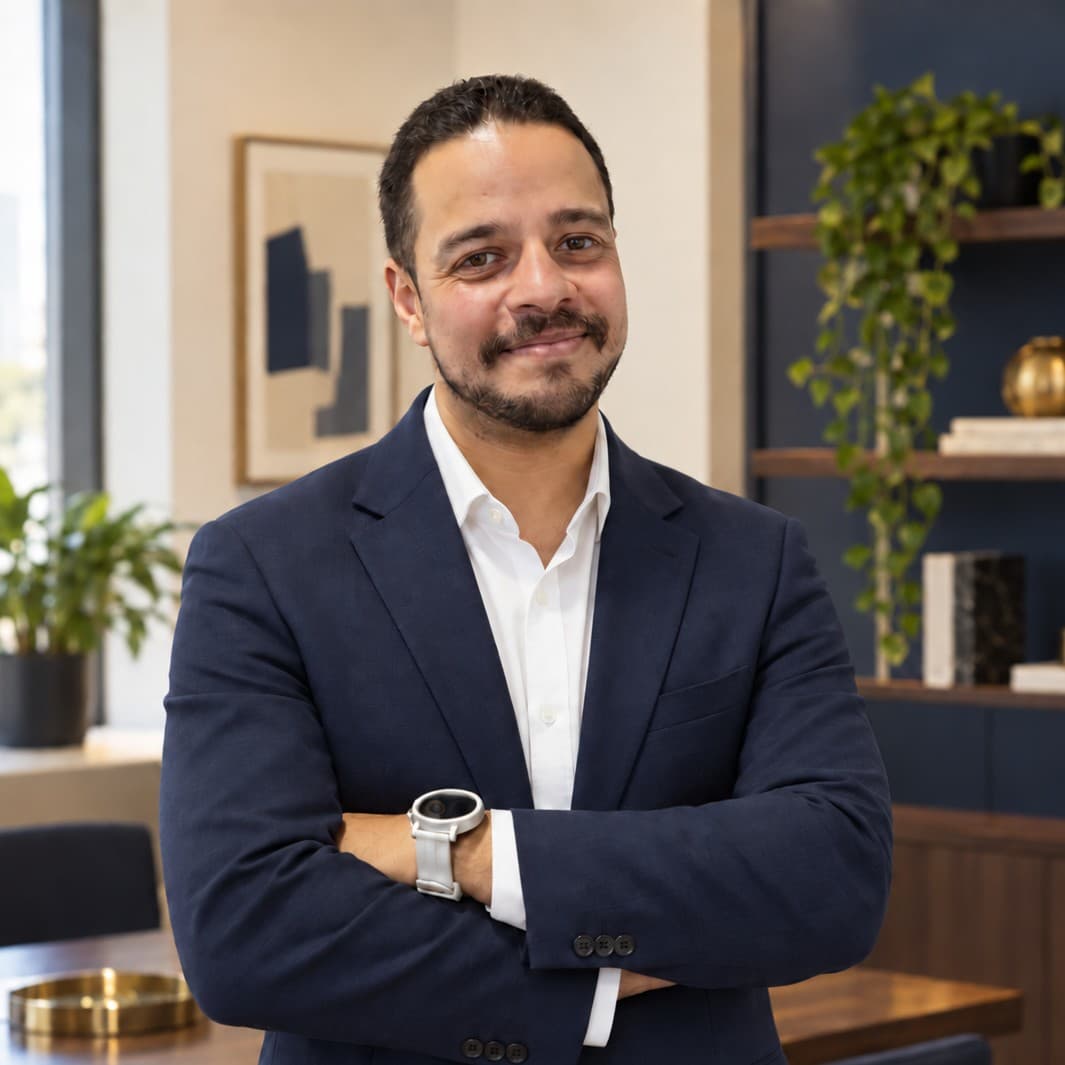 Kelvin Batista, legal assistant